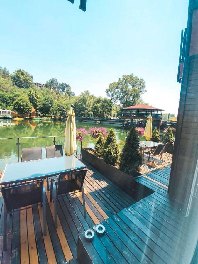 Waterside 3*